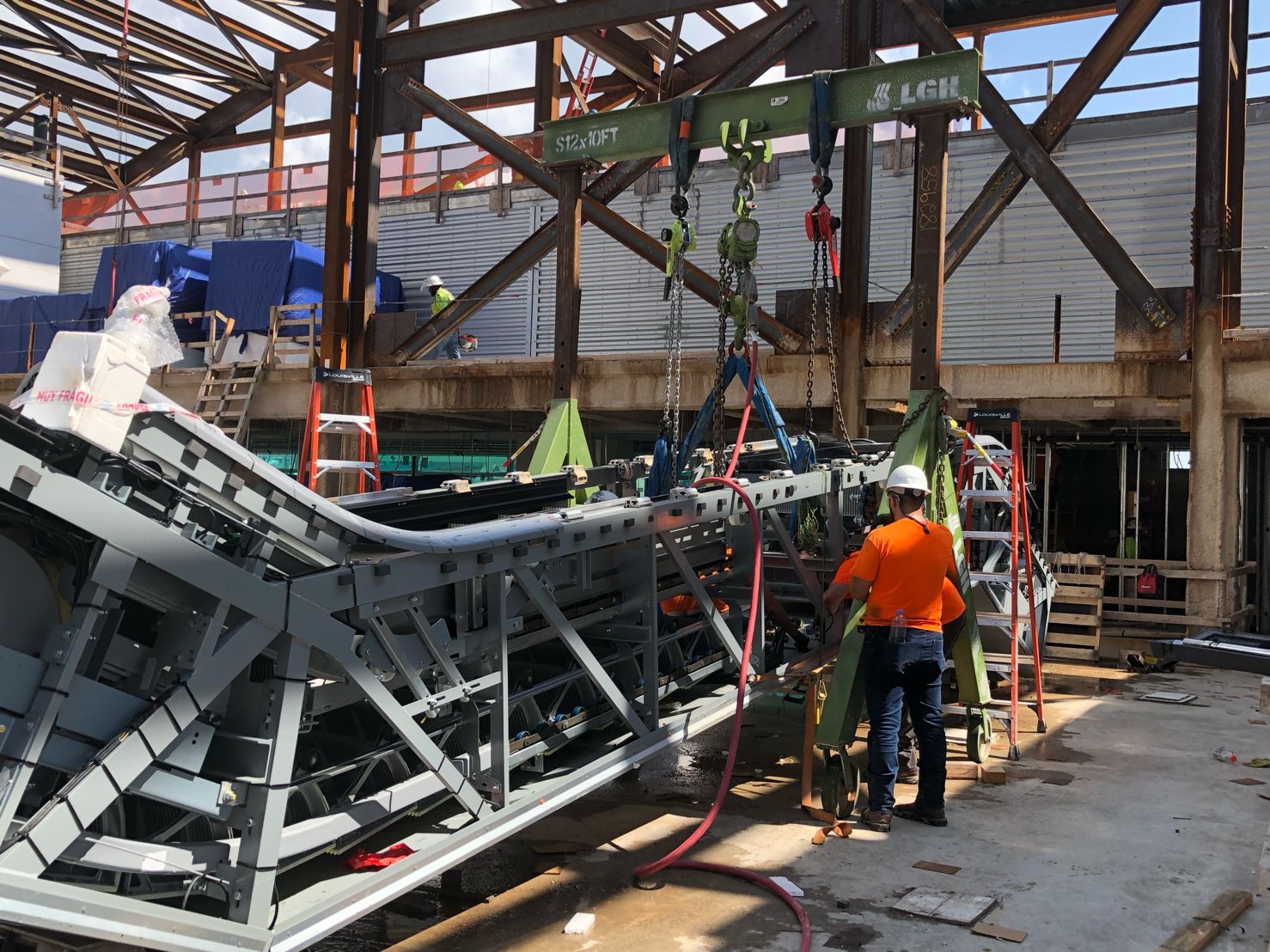 Escalator Installation – Lifting Equipment